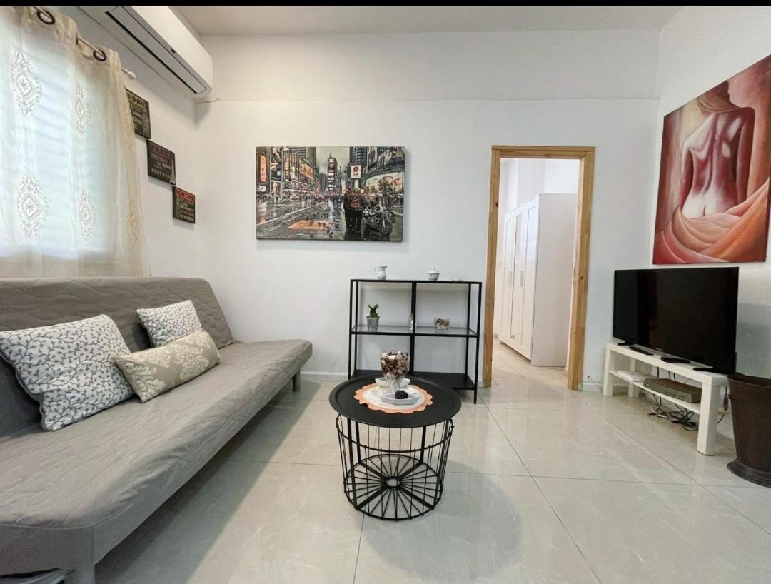 Apartment Hayarkon By The *